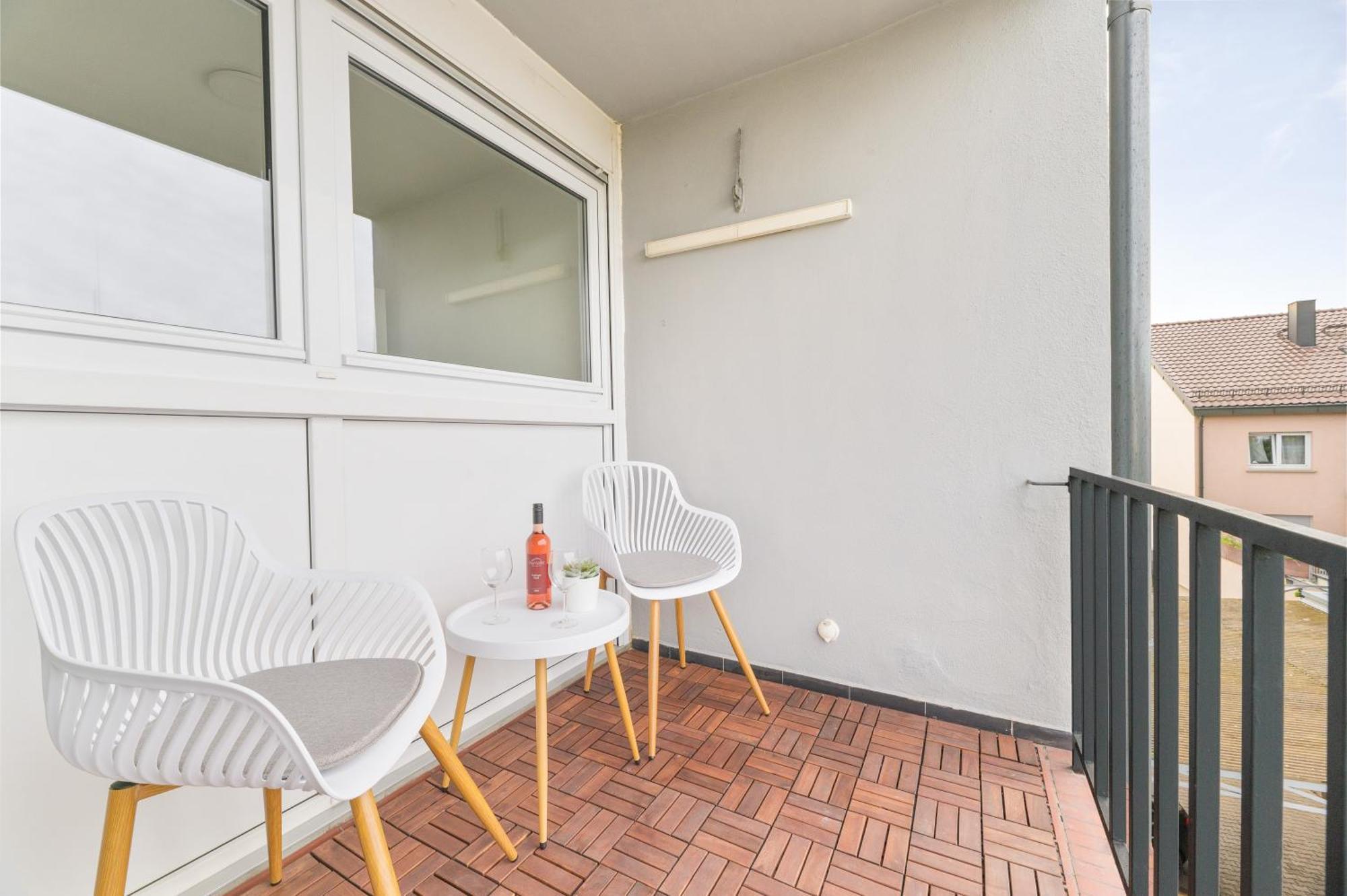 Wohlfuehl-Apartment I Zentral I Balkon I Kueche Фелбах Екстериор снимка